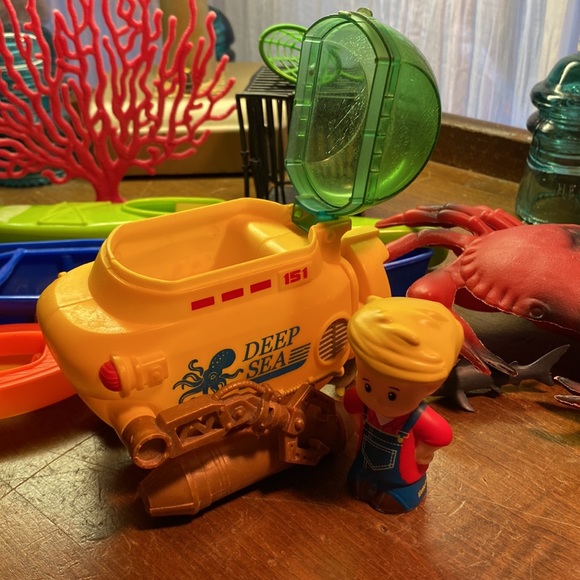 Toys R Us deep sea place set - Picture 11 of 11